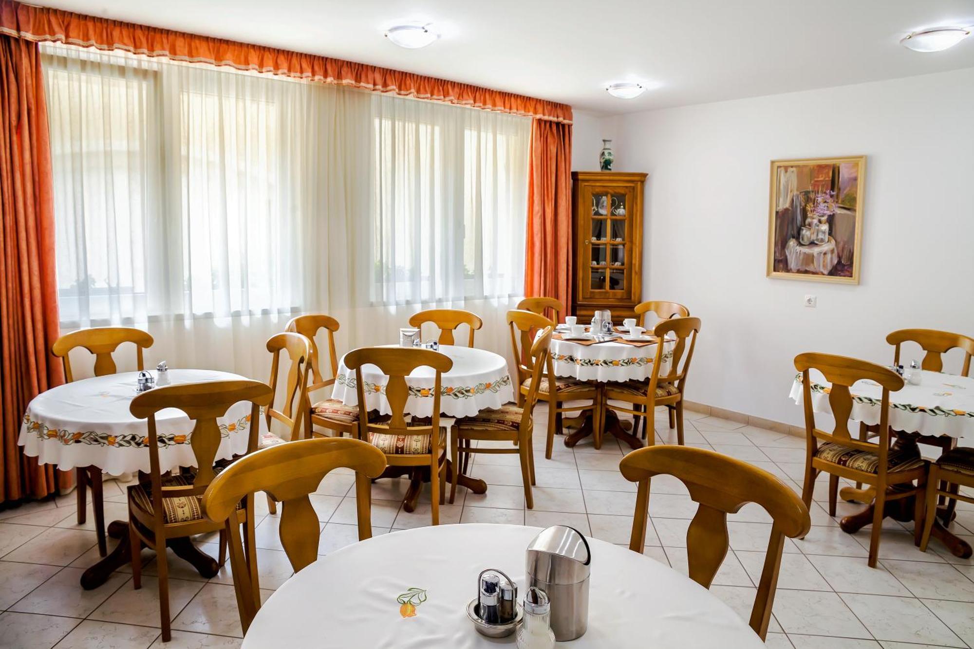 Bed and Breakfast Kata Panzio Szegedin Exterior foto