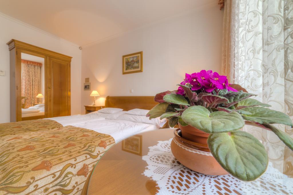 Bed and Breakfast Kata Panzio Szegedin Exterior foto