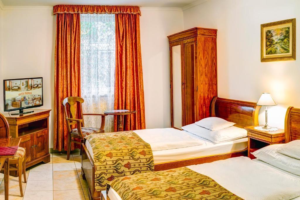 Bed and Breakfast Kata Panzio Szegedin Zimmer foto