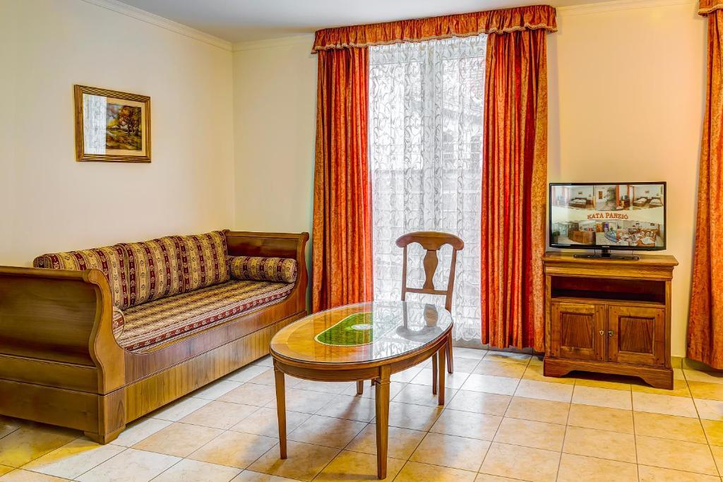 Bed and Breakfast Kata Panzio Szegedin Zimmer foto